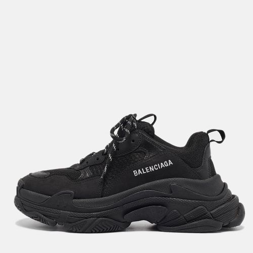 Nubuck Triple S Lace Up Sneakers Size 39 - Balenciaga - Modalova