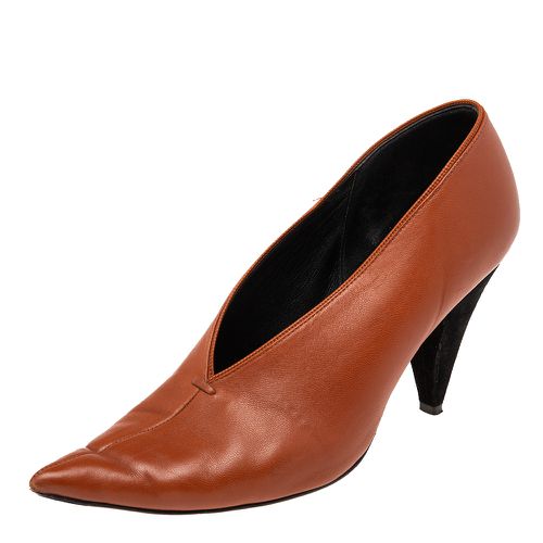 Leather V Neck Pointed Toe Pumps Size 37 - Celine - Modalova