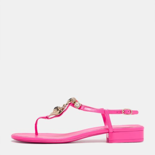 Leather Embellished CC Thong Sandals Size 40 - Chanel - Modalova