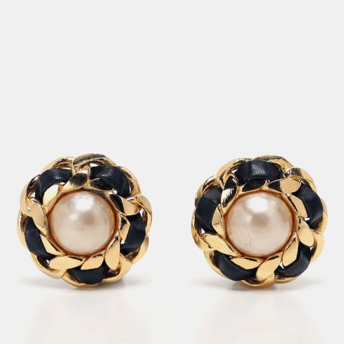 Chanle Gold/Black Faux Pearl and Leather Chain Iconic Clip On Earrings - Chanel - Modalova