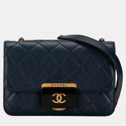 Mini Lambskin Beauty Lock Flap - Chanel - Modalova