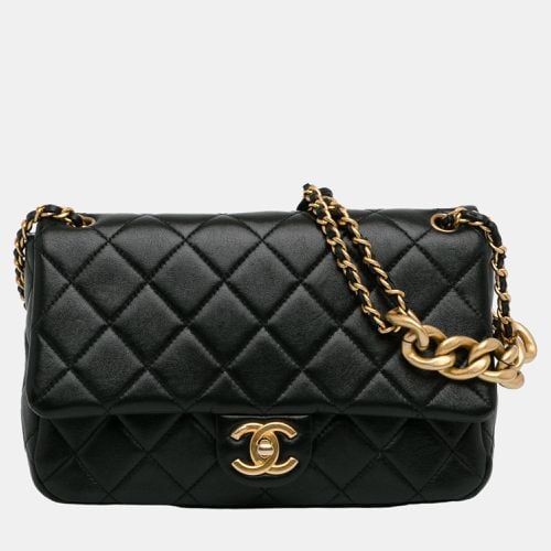 Quilted Lambskin Chain with Chain Leather Classic Bag - Chanel - Modalova