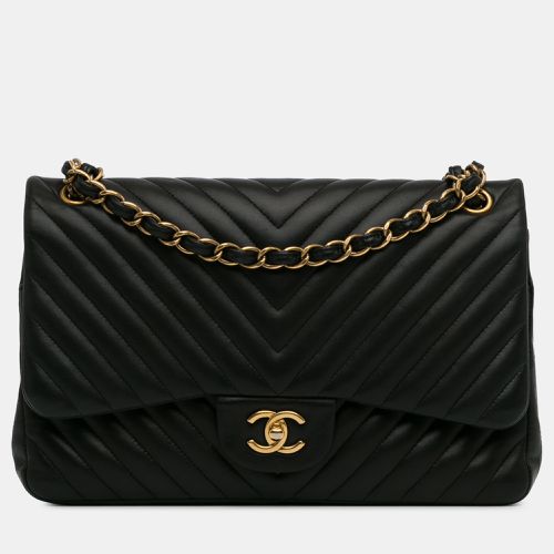 Jumbo Classic Chevron Lambskin Double Flap Bag - Chanel - Modalova