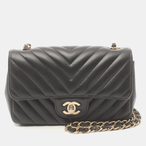 Leather Chevron Stitch Flap Shoulder Bag - Chanel - Modalova