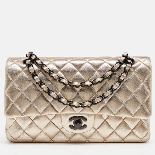 Quilted Leather Medium Classic Double Flap Bag - Chanel - Modalova