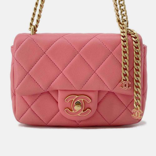 Lambskin Enamel Quilted Pending CC Mini Square Flap Bag - Chanel - Modalova