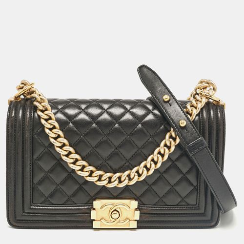 Quilted Leather Medium Boy Flap Bag - Chanel - Modalova