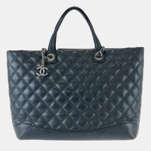 Small Quilted Calfskin Easy Shopping Tote Bag - Chanel - Modalova