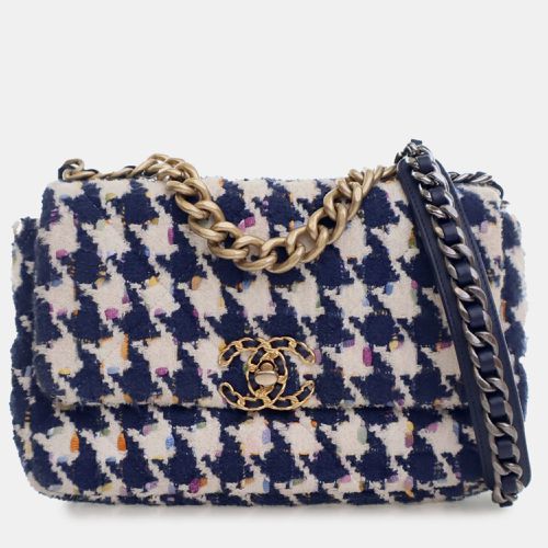 Tweed Medium Houndstooth 19 Flap Bag - Chanel - Modalova