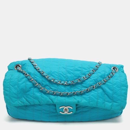 Quilted Nylon Large Flap Shoulder Bag - Chanel - Modalova