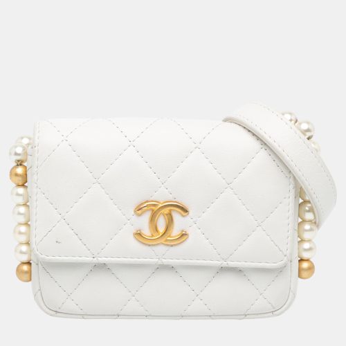 Quilted Lambskin About Pearls Card Holder On Chain - Chanel - Modalova