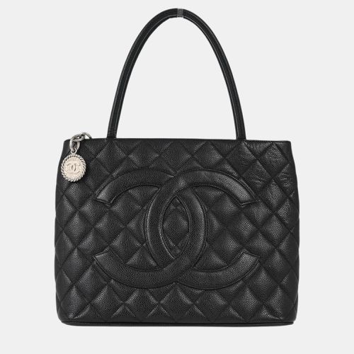 Calfskin Medallion Tote Handbag - Chanel - Modalova