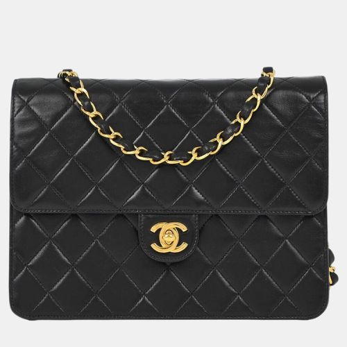 Lambskin Turnlock Small Half Flap Shoulder Bag - Chanel - Modalova