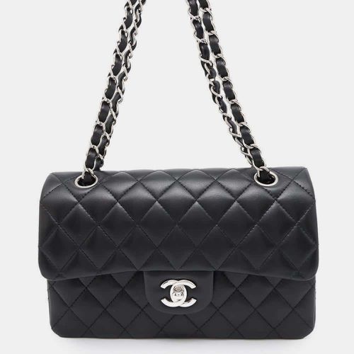 Lambskin Matelasse W Flap chain shoulder bag Size 23 - Chanel - Modalova