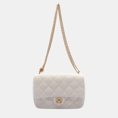 Leather Grained Calfskin Matelasse Shoulder Bag - Chanel - Modalova