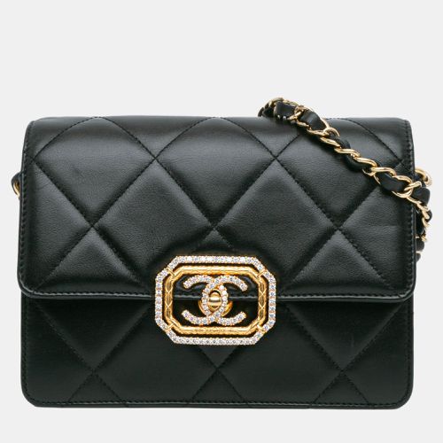 Quilted Lambskin Octagonal Buckle Crossbody - Chanel - Modalova