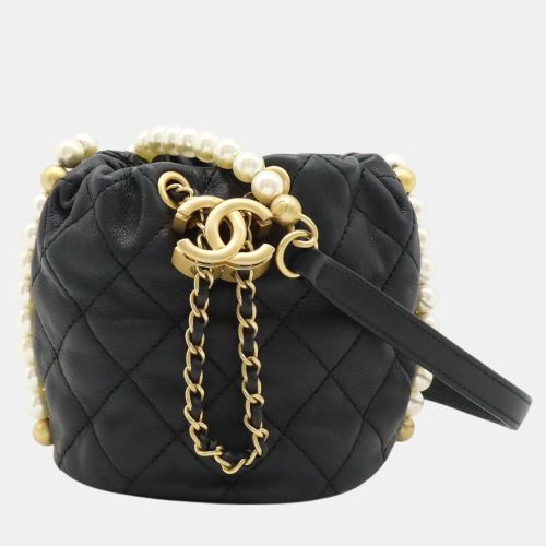 Leather Faux Pearl Chain Shoulder Bag - Chanel - Modalova