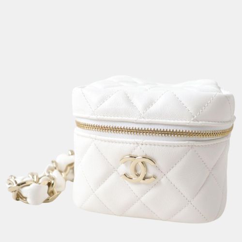 Leather Lambskin Matelasse Chain Clutch Mini Bag - Chanel - Modalova