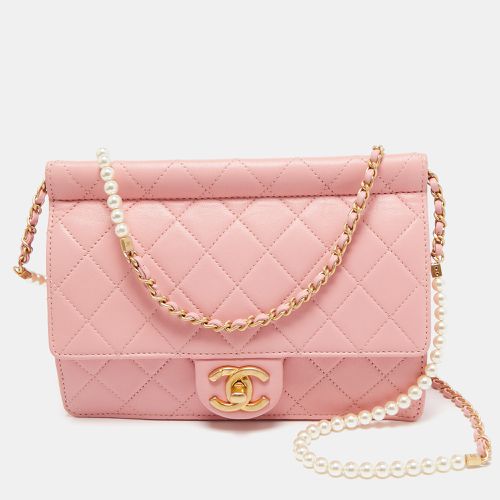 Quilted Leather Pearl Chain Flap Bag - Chanel - Modalova