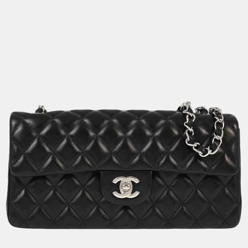 Lambskin East West Shoulder Bag - Chanel - Modalova