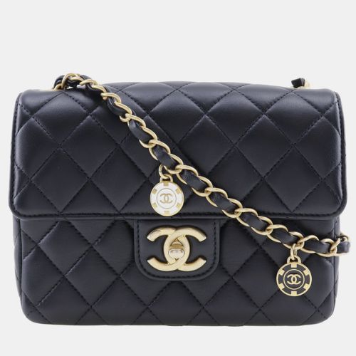 Leather Matelasse Shoulder Bag - Chanel - Modalova