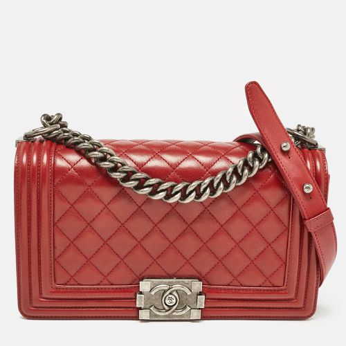 Quilted Leather Medium Boy Flap Bag - Chanel - Modalova