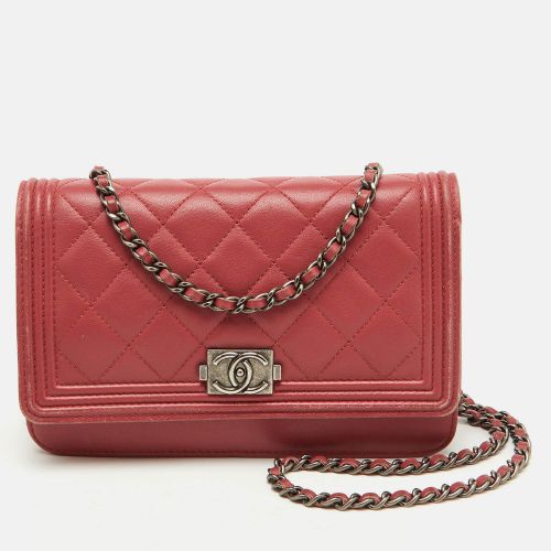 Coral Quilted Leather Boy Flap Wallet On Chain - Chanel - Modalova