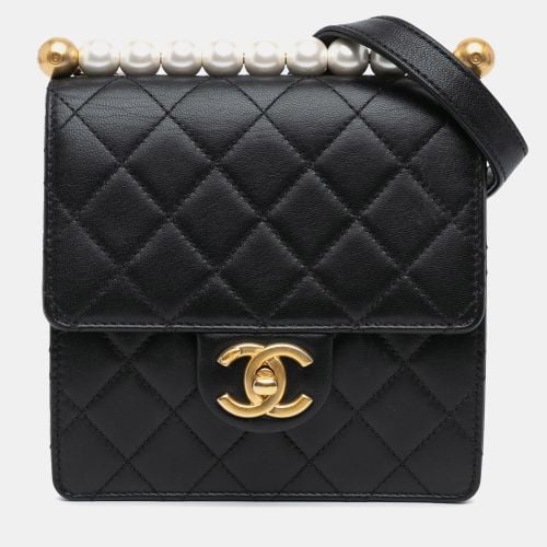 Lambskin Small Chic Pearls Flap Bag - Chanel - Modalova