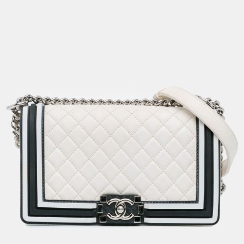 Lambskin and Rubber Medium Boy Flap Bag - Chanel - Modalova