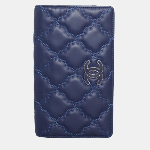 Quilted Lambskin Leather CC Quilted Bifold Wallet - Chanel - Modalova