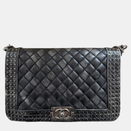 Distressed Studded Le Boy Shoulder Bag - Chanel - Modalova