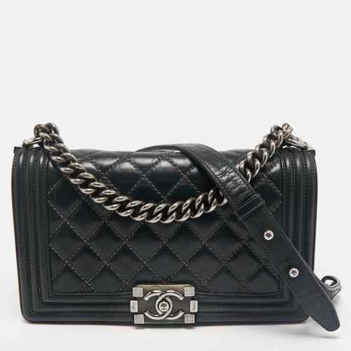 Quilted Leather Medium Boy Flap Bag - Chanel - Modalova