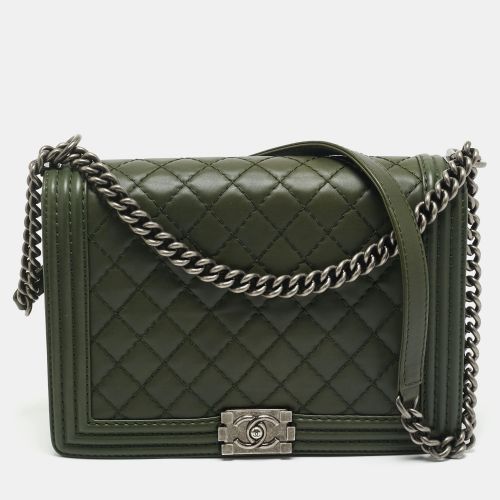 Military Quilted Leather Large Boy Flap Bag - Chanel - Modalova