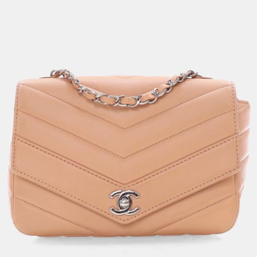 Chevron Flap Bag Pink Calfskin Shoulder Bag - Chanel - Modalova