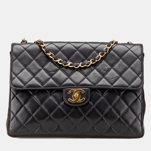 Jumbo Classic Lambskin Single Flap Bag - Chanel - Modalova
