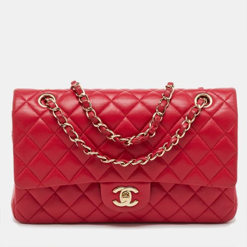 Quilted Leather Medium Classic Double Flap Bag - Chanel - Modalova