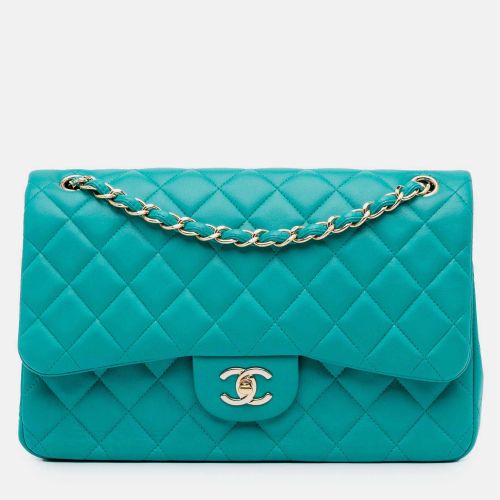 Classic Double Flap Jumbo Lambskin Shoulder Bag - Chanel - Modalova