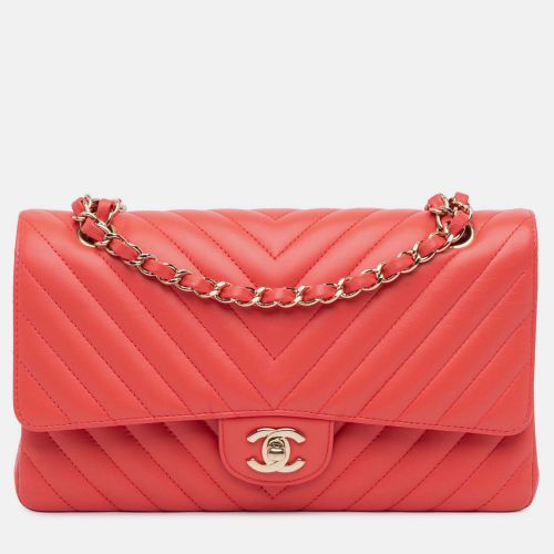 Classic Double Flap Medium Chevron Lambskin Shoulder Bag - Chanel - Modalova