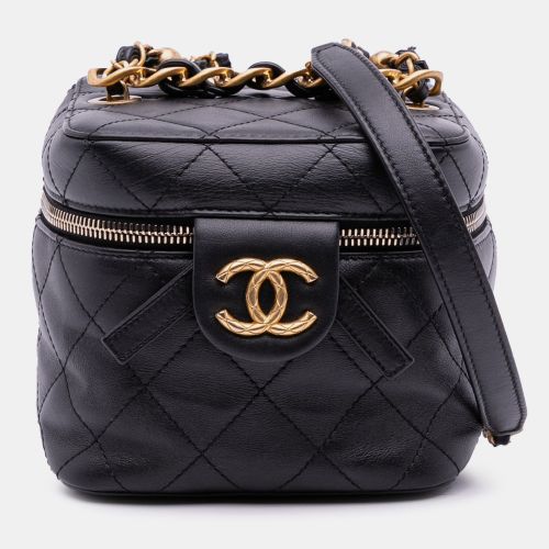 Small CC Quilted Calfskin Vanity Case with Chain - Chanel - Modalova