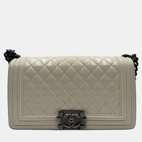 Quilted Patent Leather Medium Boy Flap Bag - Chanel - Modalova