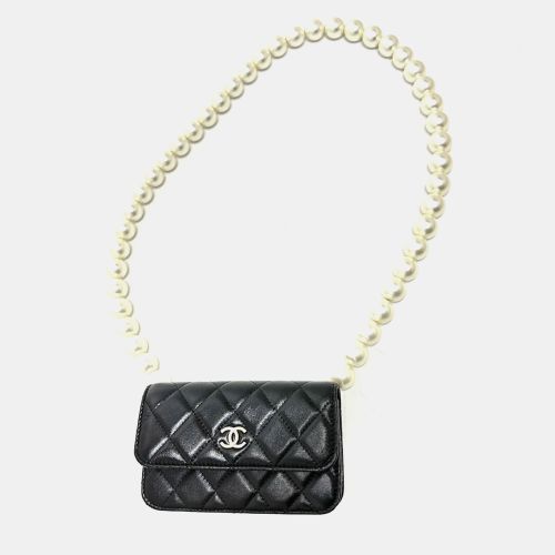 Maxi Pearls Quilted Calfskin Clutch With Chain - Chanel - Modalova