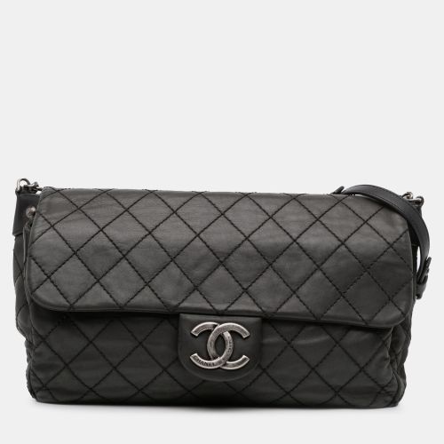 Large Quilted Iridescent Calfskin Coco Daily Flap - Chanel - Modalova
