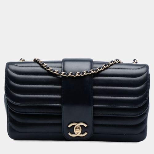 CC Horizontal Quilted Lambskin Double Flap - Chanel - Modalova