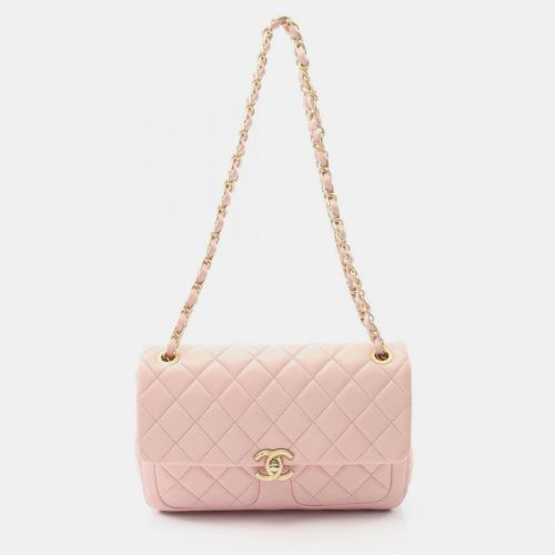 CC Turnlock Quilted Leather Shoulder Bag - Chanel - Modalova