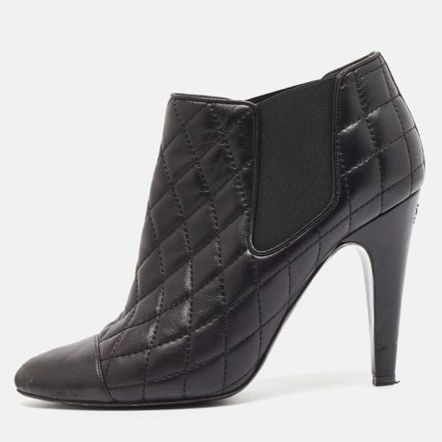 Quilted Leather CC Ankle Booties Size 39.5 - Chanel - Modalova