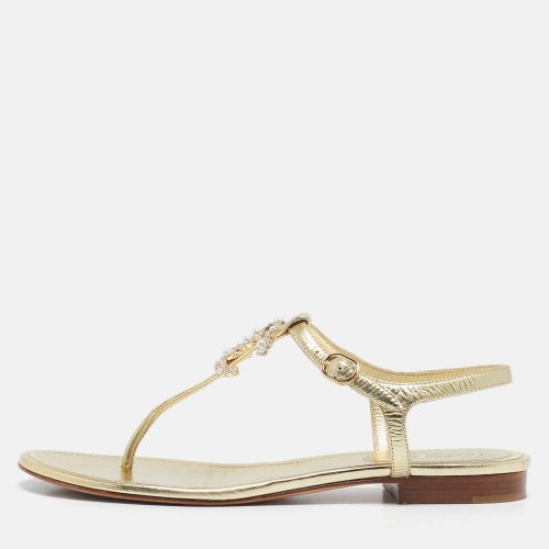 Leather CC Pearl Embellished Flat Thong Sandals Size 39.5 - Chanel - Modalova