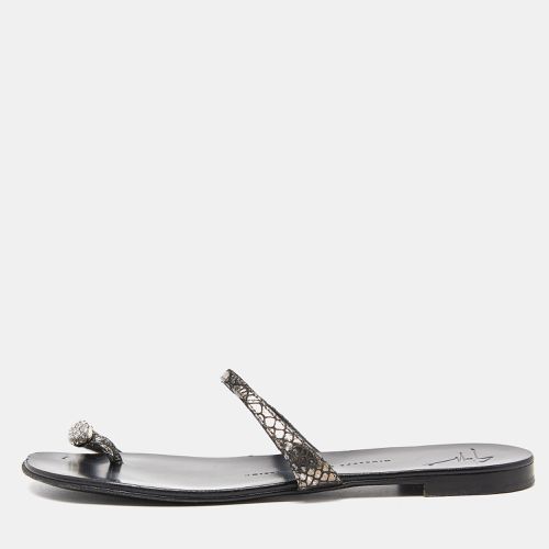 Embossed Python Crystal Embellished Toe Ring Flats Size 38 - Giuseppe Zanotti - Modalova