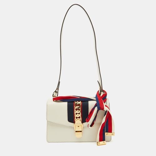 Leather Small Web Chain Sylvie Flap Shoulder Bag - Gucci - Modalova