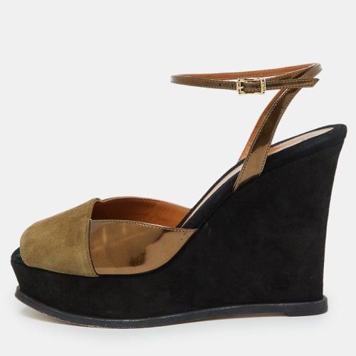 Patent Leather and Suede sta Platform Wedge Sandals Size 40 - Fendi - Modalova