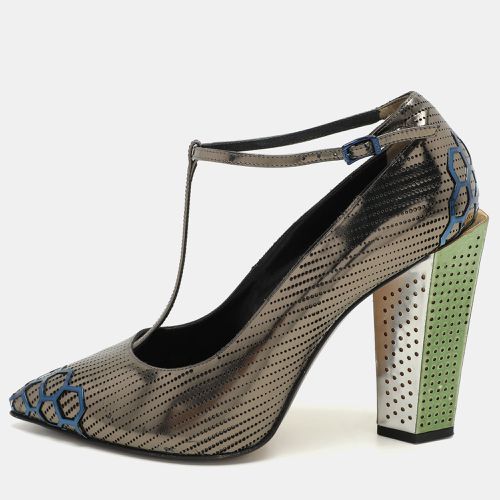 Perforated Leather T-Strap Pumps Size 41 - Fendi - Modalova